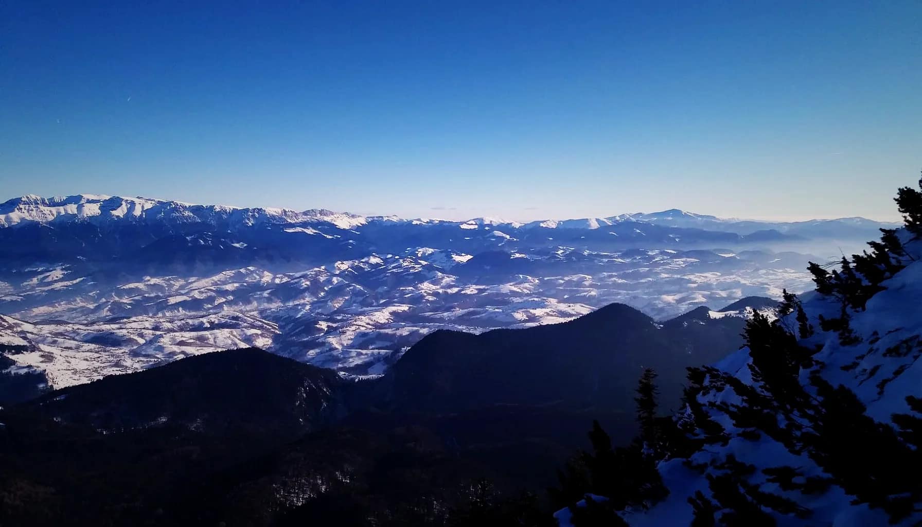 Restaurante bune în Bușteni sau gătit la vilă? Ce alegi când sunteți 10